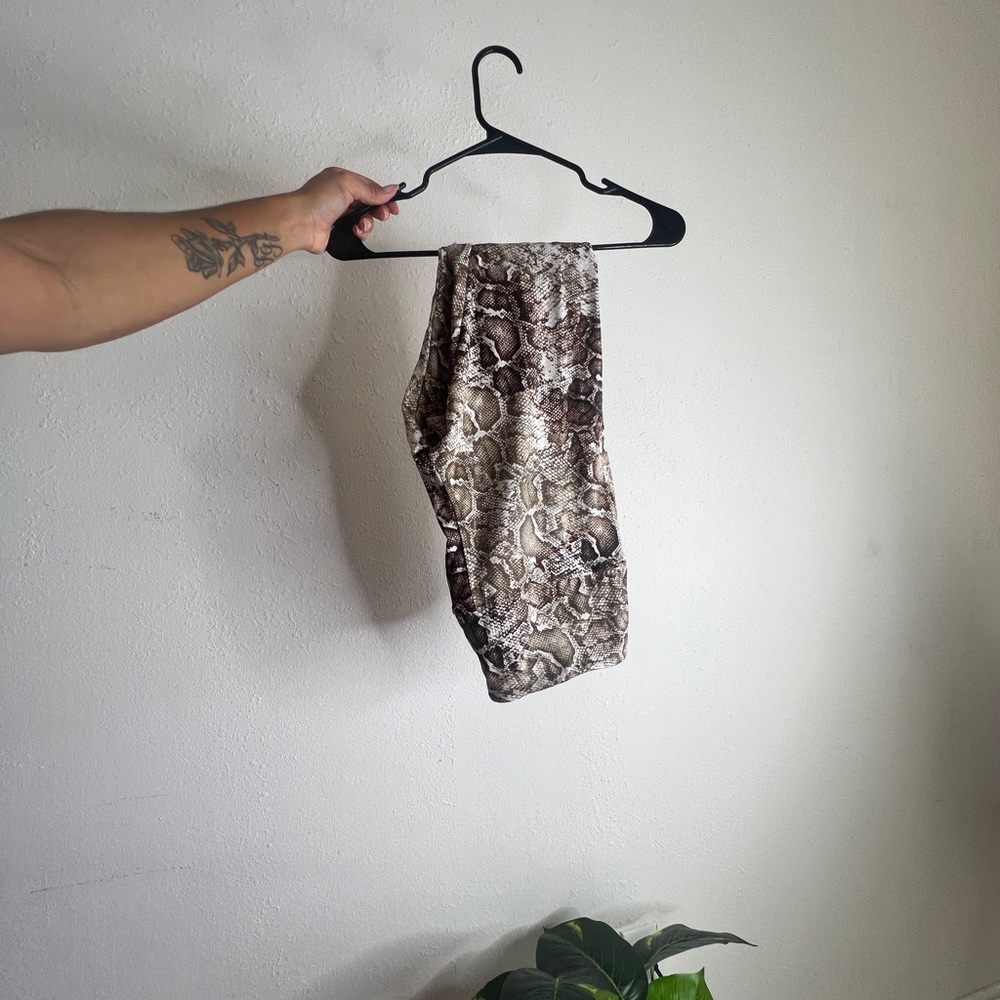 SNAKE 🐍 PRINT WORKOUT PANTS 🏋️‍♀️
